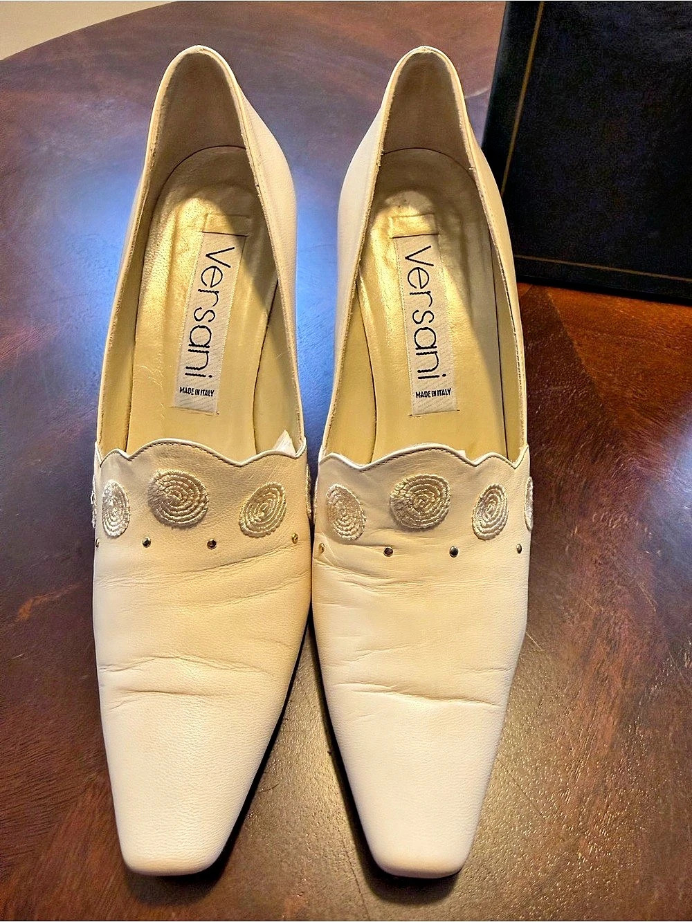 Versani Pointed Toe Heels in Cream US 7